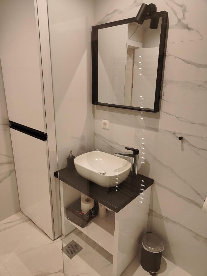 Center Dorcol Square Apartament